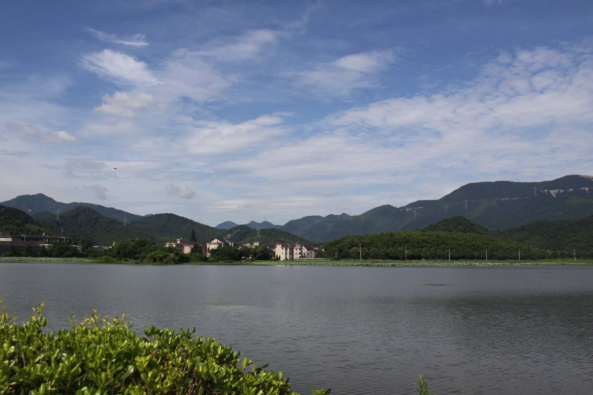 杭州萧山仙女湖三清寨一日游   仙女湖  说起仙女湖,现在可是戴村的