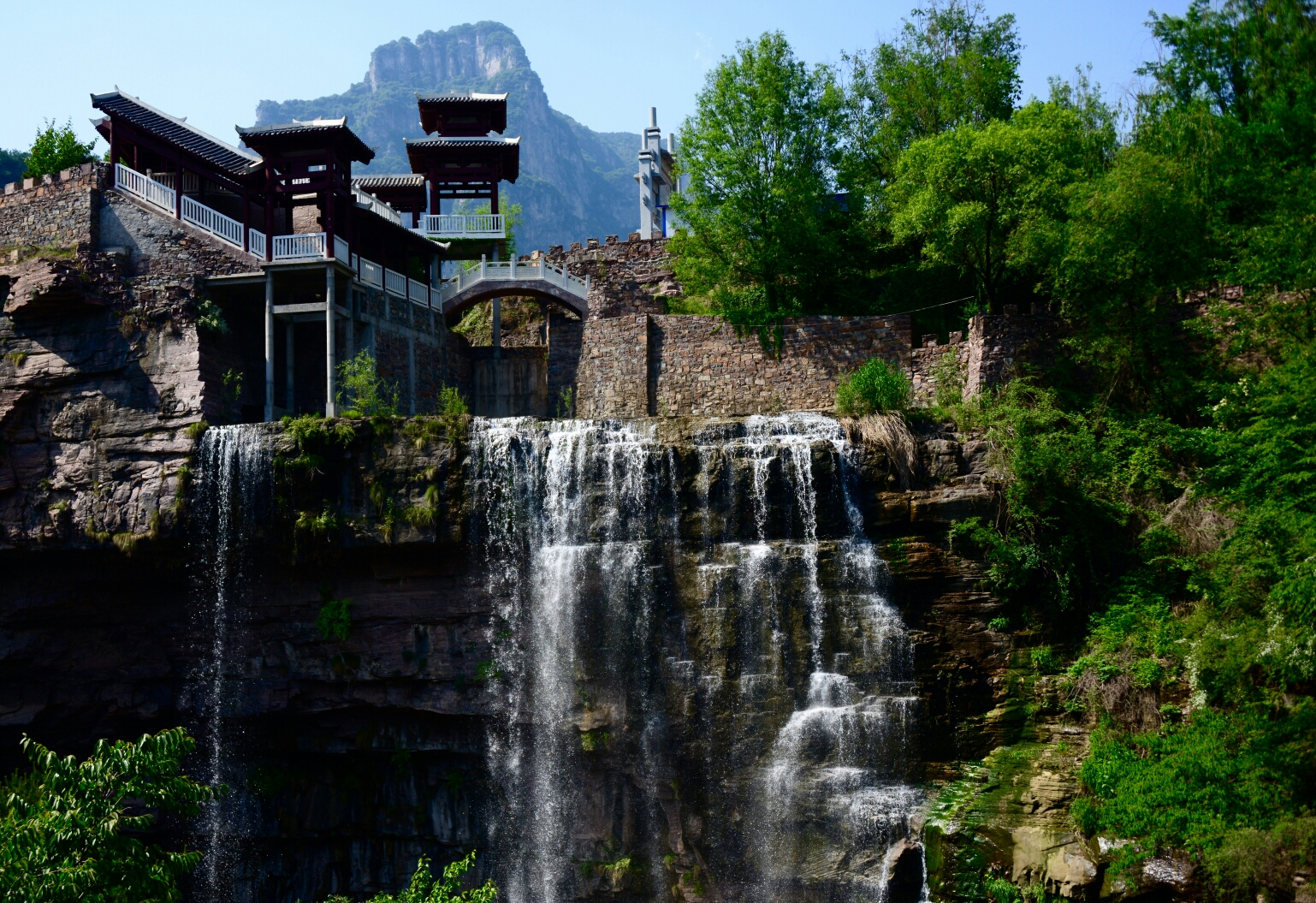 晋城陵川瀑布农家院      
