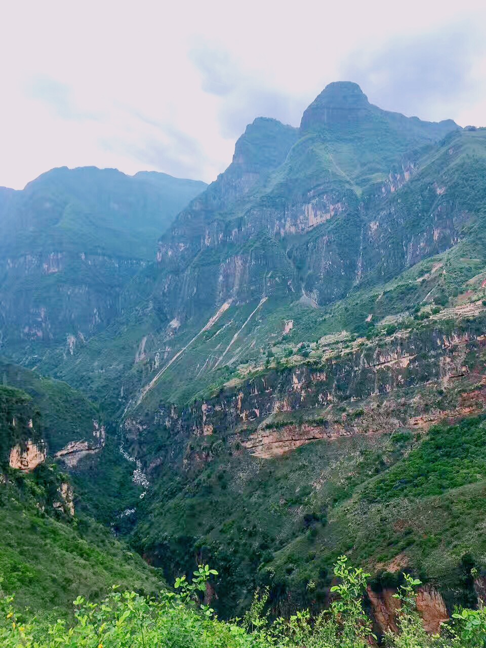 酷酷的,在大凉山的天梯上写个生.,凉山旅游攻略 - 马