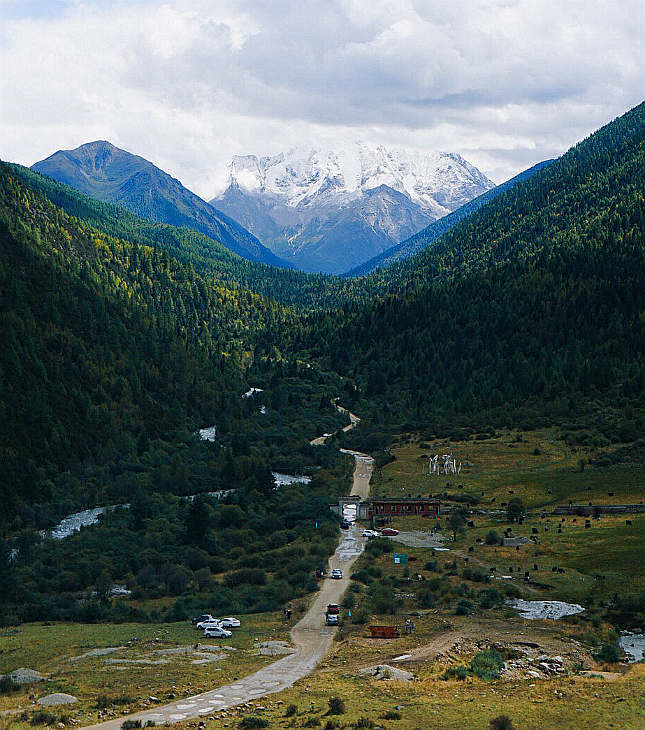 雅拉雪山观景台,有时终点并不是最终目的,一路的风景才让人震撼.