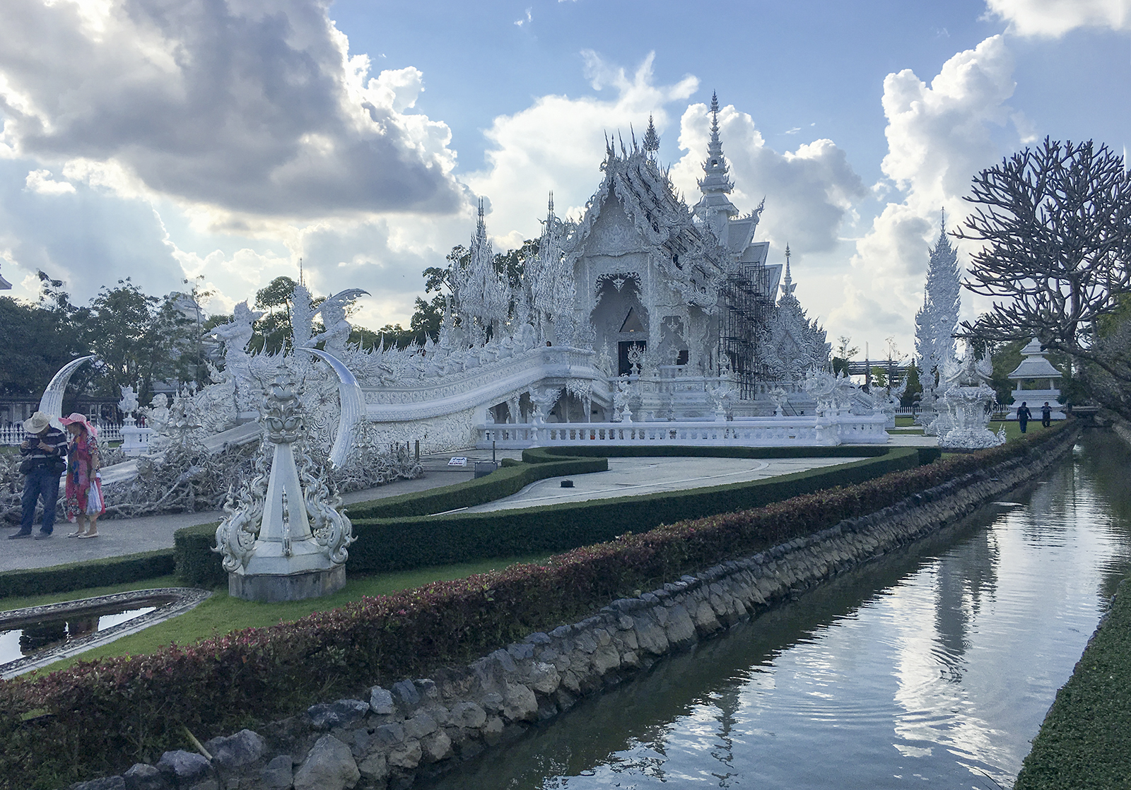 梦境之旅，带女儿探寻寺庙度假的深意与启示