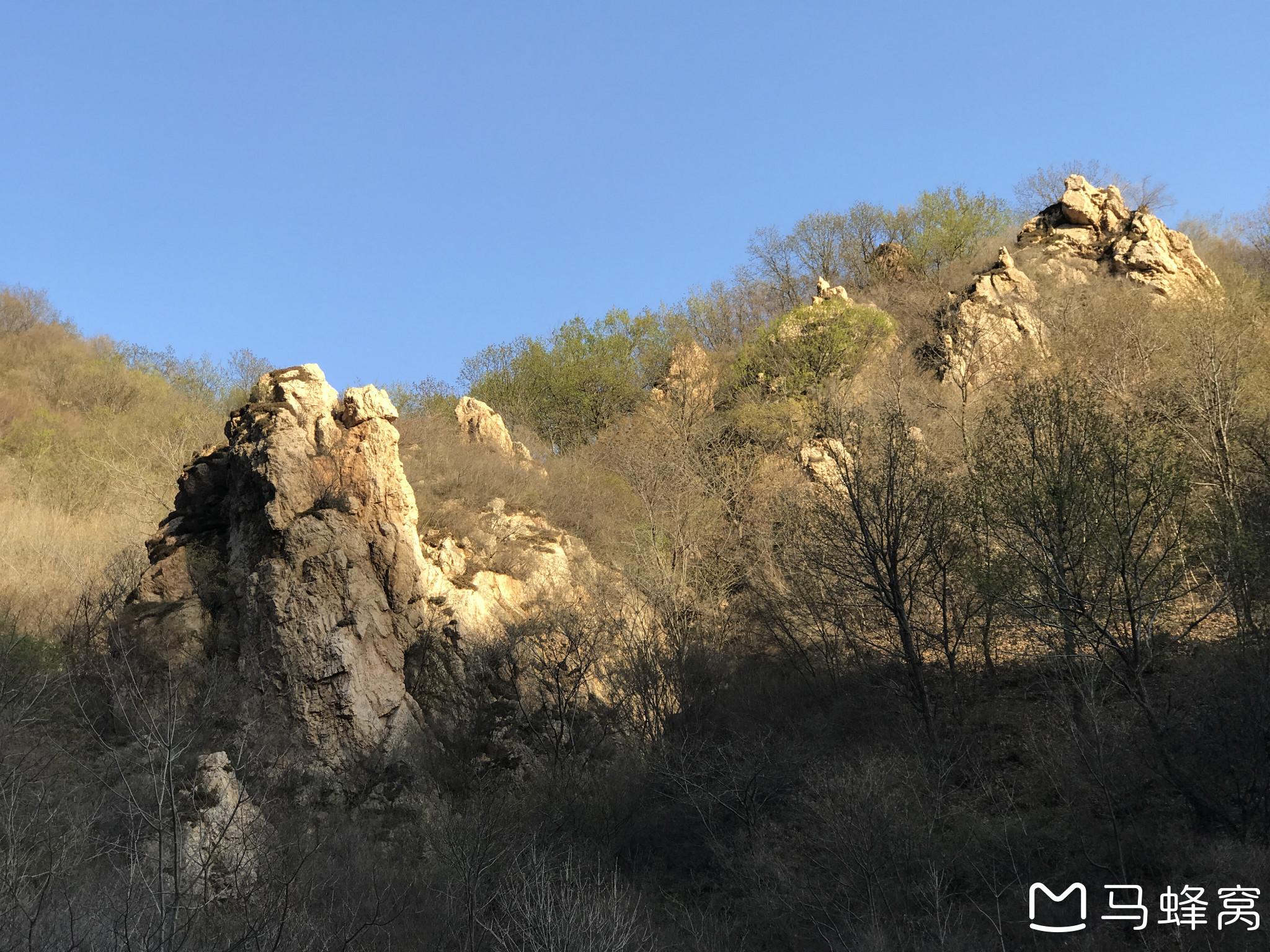 四月,在蓟县赏花 爬山