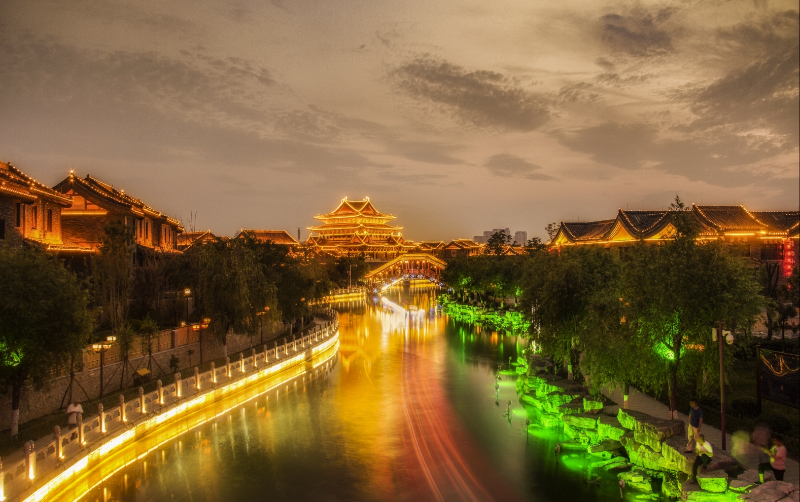 开封:大宋御河夜景(水系)