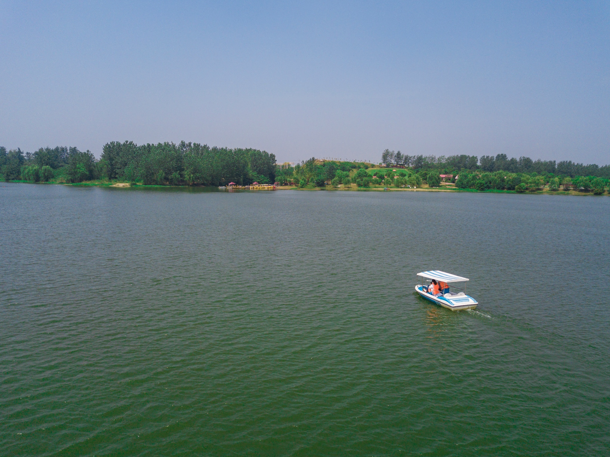 天乐湖温泉养生庄园