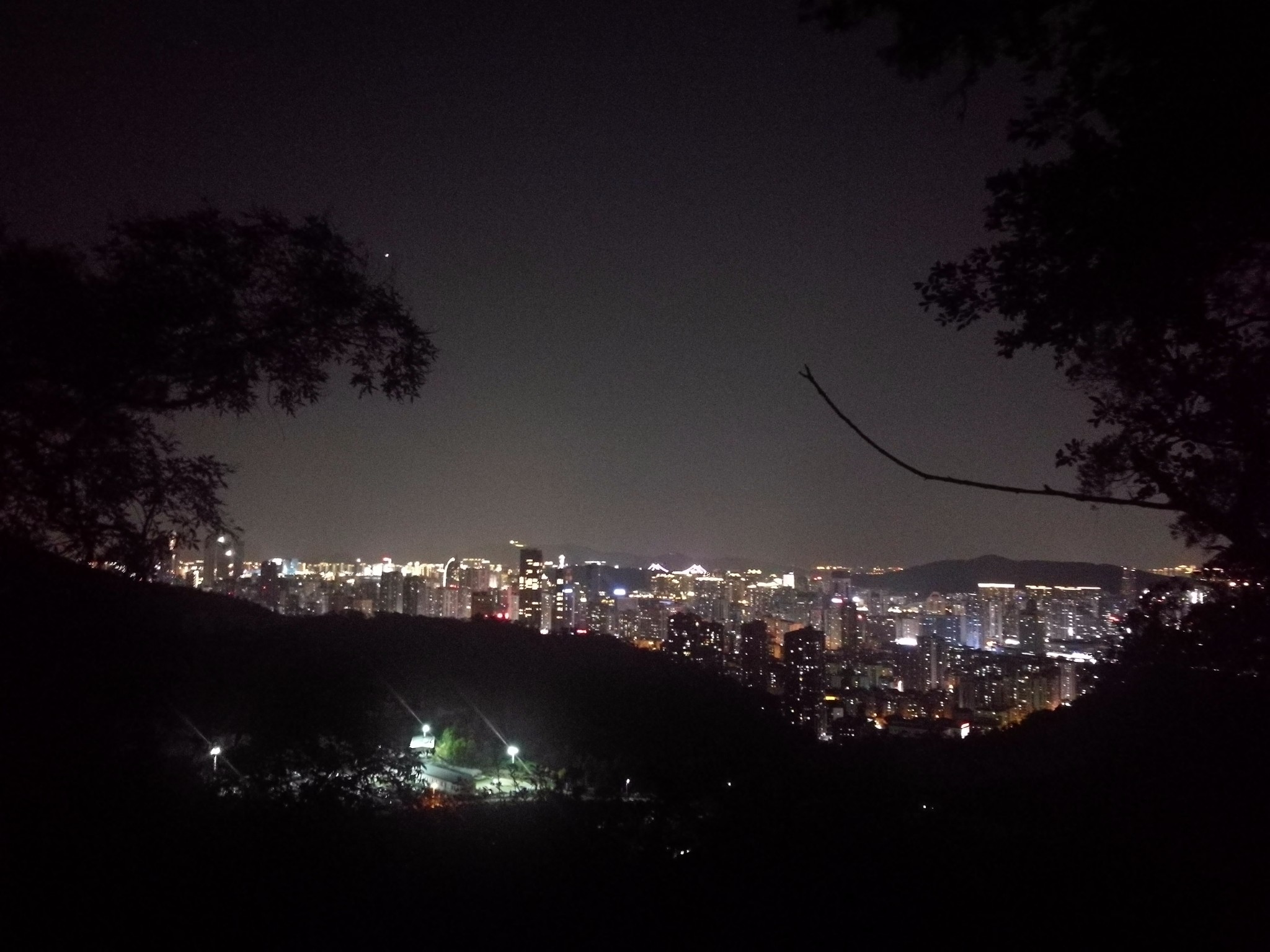 厦门夜景--夜游东坪山--徒步拉练