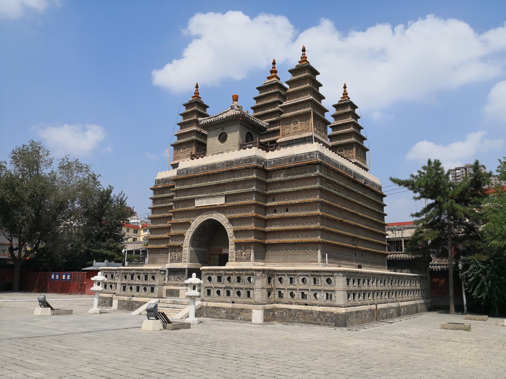 呼和浩特—大召无量寺,席力图召及五塔寺_游记