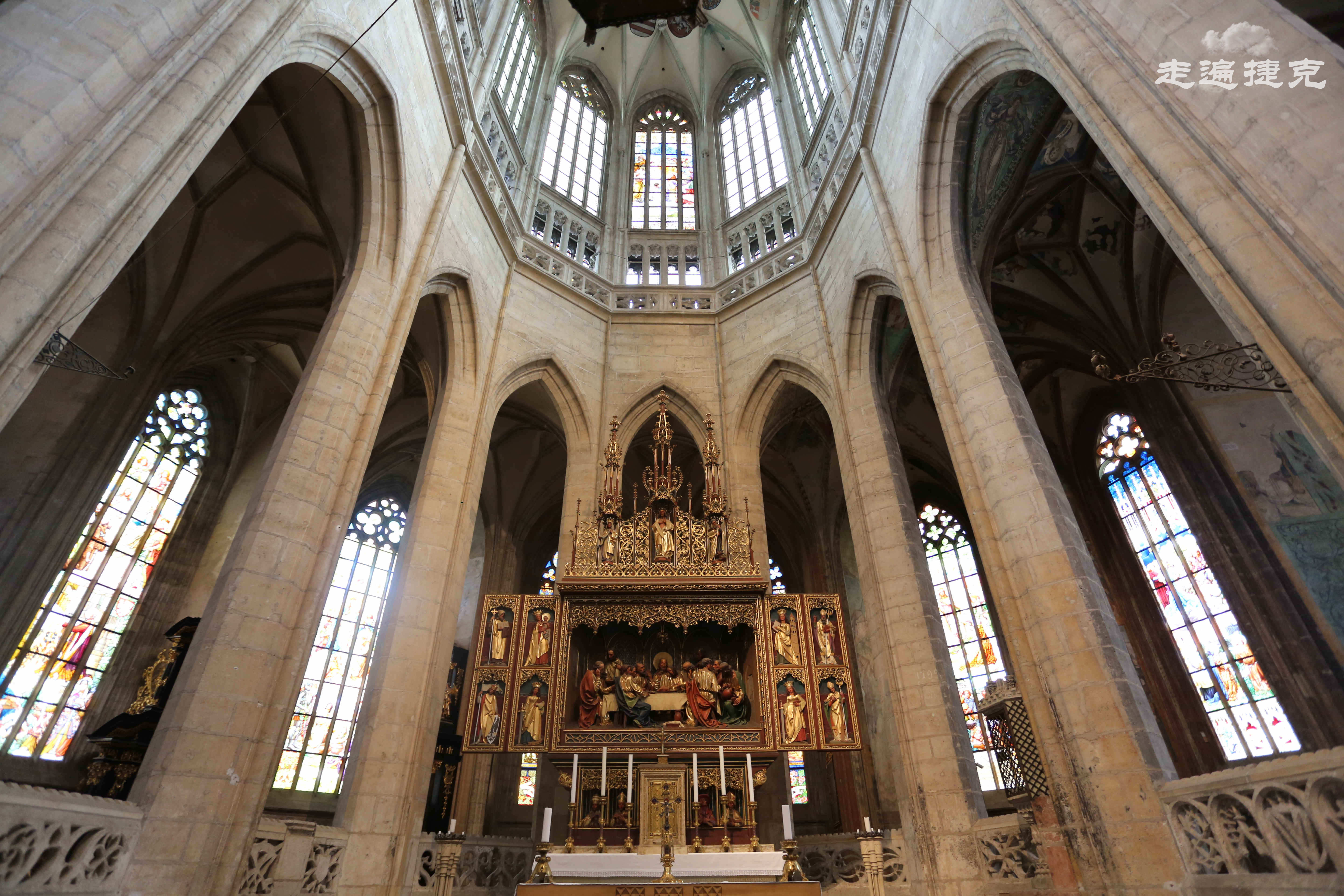 捷克超美丽的哥特式教堂——圣芭芭拉大教堂