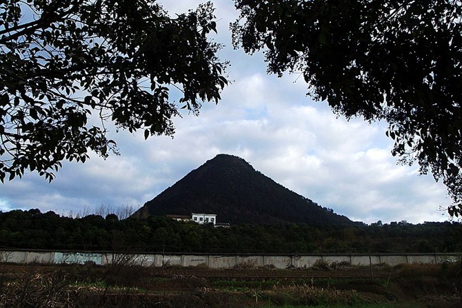 横店八面山中国小富士山徒步翻墙自虐游