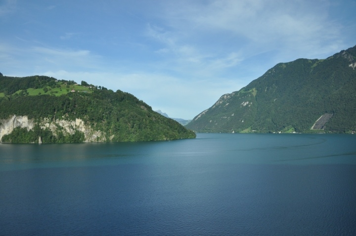 各国gdp背景音乐叫什么_音乐背景图片(3)