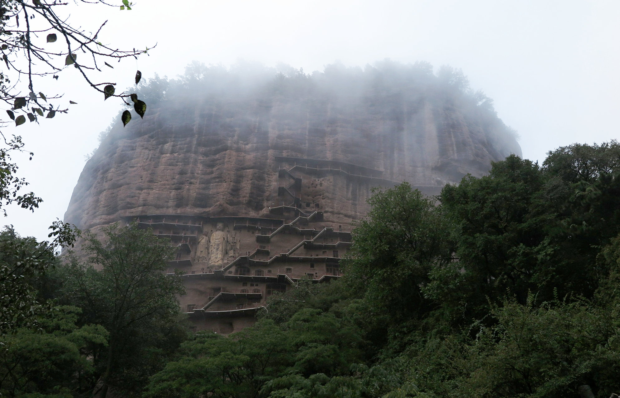 烟雨麦积山