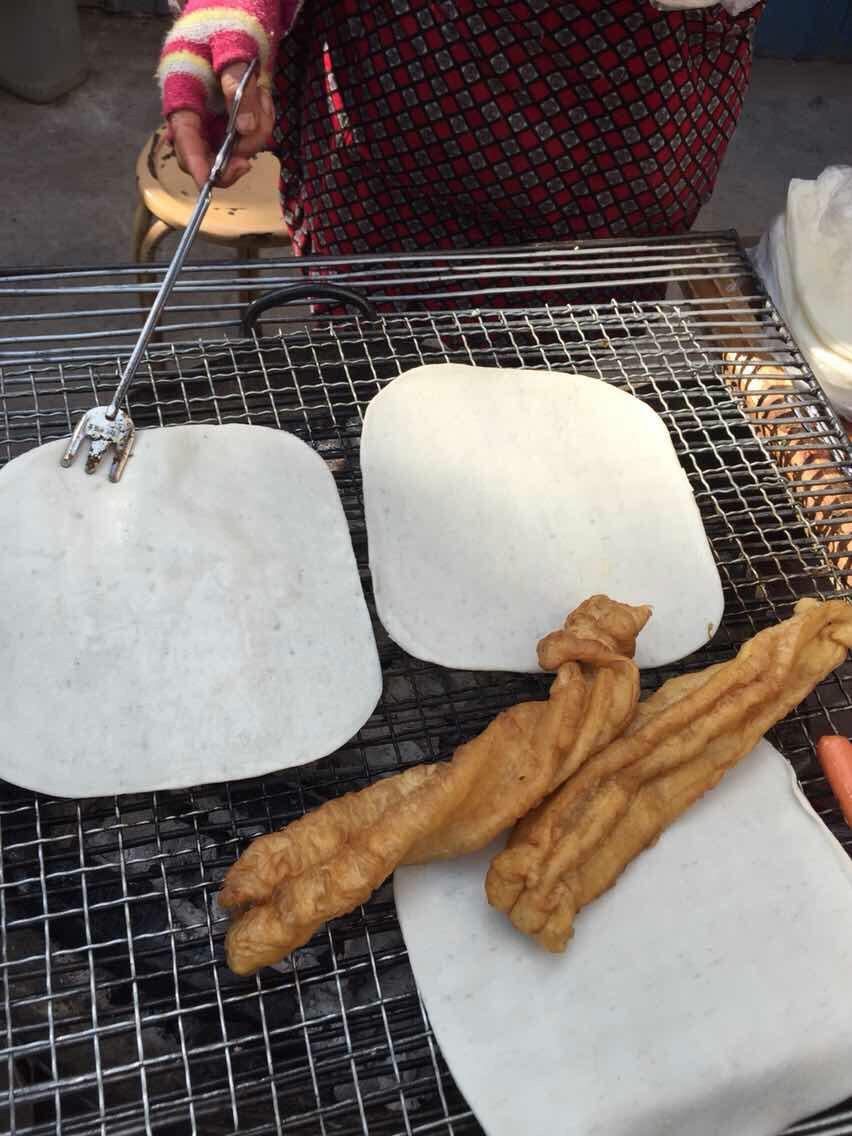 查看昆明当地小吃排行榜