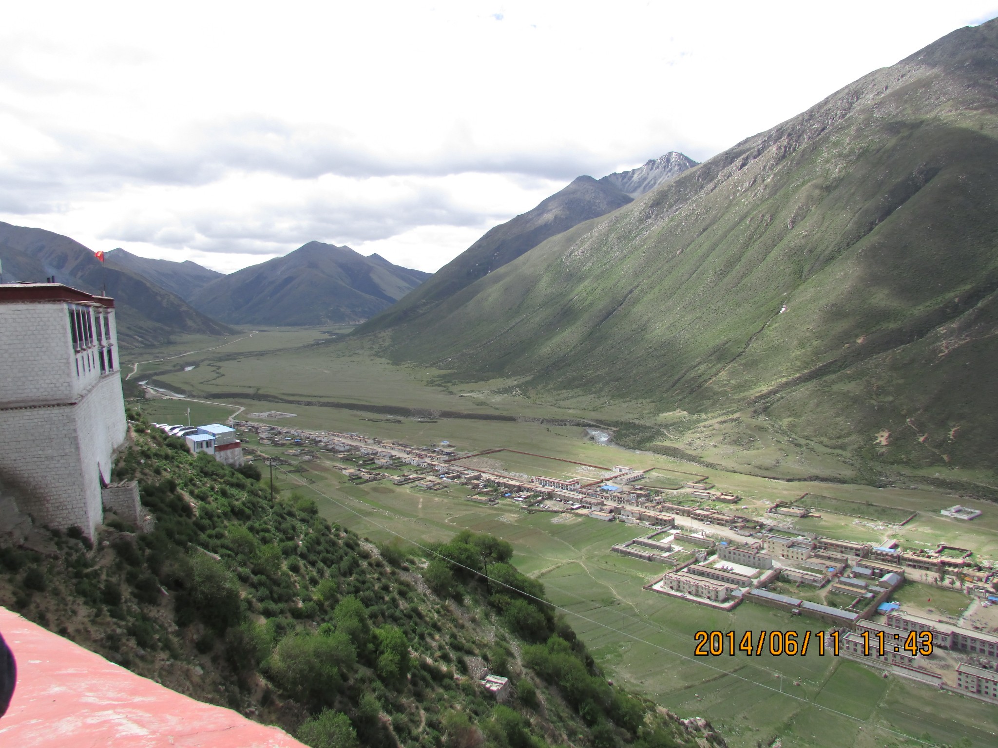 猜成语图片落日路_看图猜成语(3)