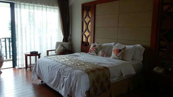 一个人怎么拍照酒店 wKgIC1t8NeWAS_JuAAQitMpKv1U47.jpeg?imageView2%2F2%2Fw%2F600%2Fh%2F600%2Fq%2F90