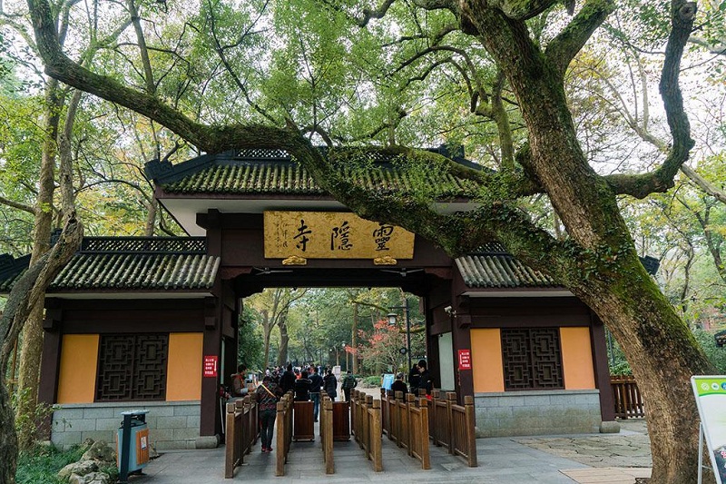 杭州西湖雷峰塔靈隱寺飛來峰橫店2日遊暢遊東方好萊塢零距離觸摸西湖