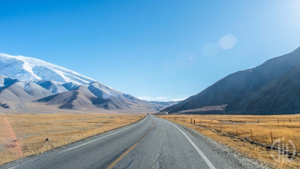 搭车游新疆 wKgBZ1n66HSAX0npAAdR1PkiH2s14.jpeg?imageView2%2F2%2Fw%2F600%2Fh%2F600%2Fq%2F90