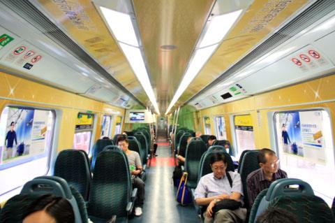 在香港怎么区分地铁的头等座和普通座?