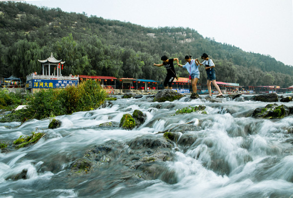 旅游景点推荐安阳 wKgBZ1nAfOqAOvN4AAhmaNLTH3U00.jpeg?imageView2%2F2%2Fw%2F600%2Fh%2F600%2Fq%2F90