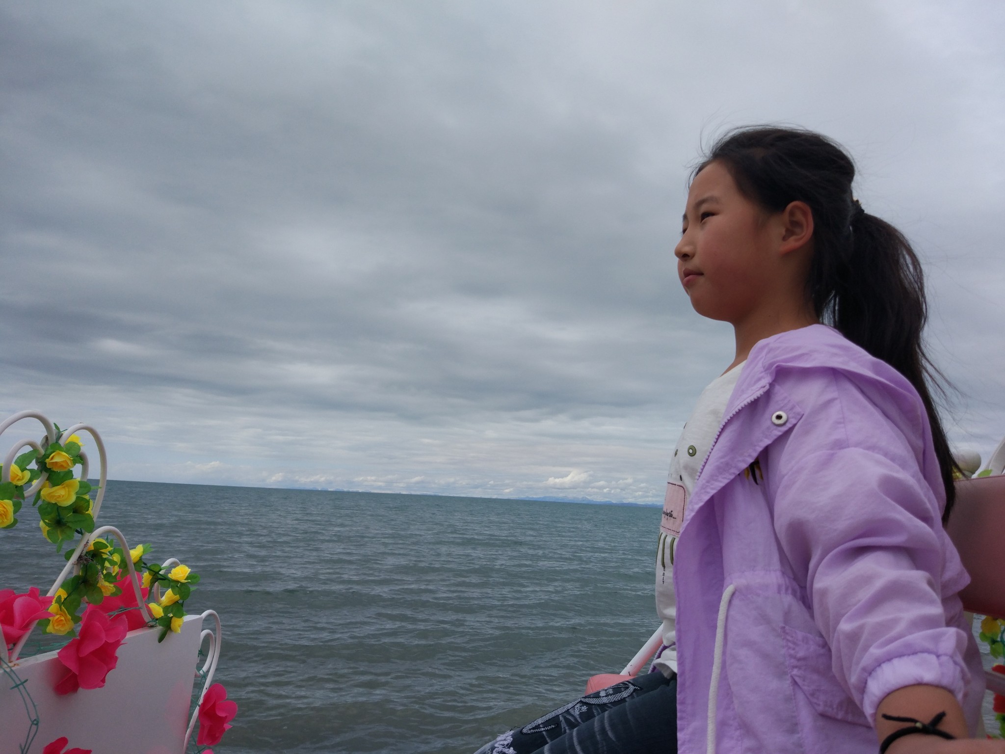 带着可爱的丫头行走在美丽的青海,一路雪山,湖泊,草原,宗教大寺