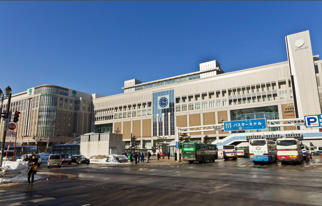 札幌站怎么搭大巴去富良野?