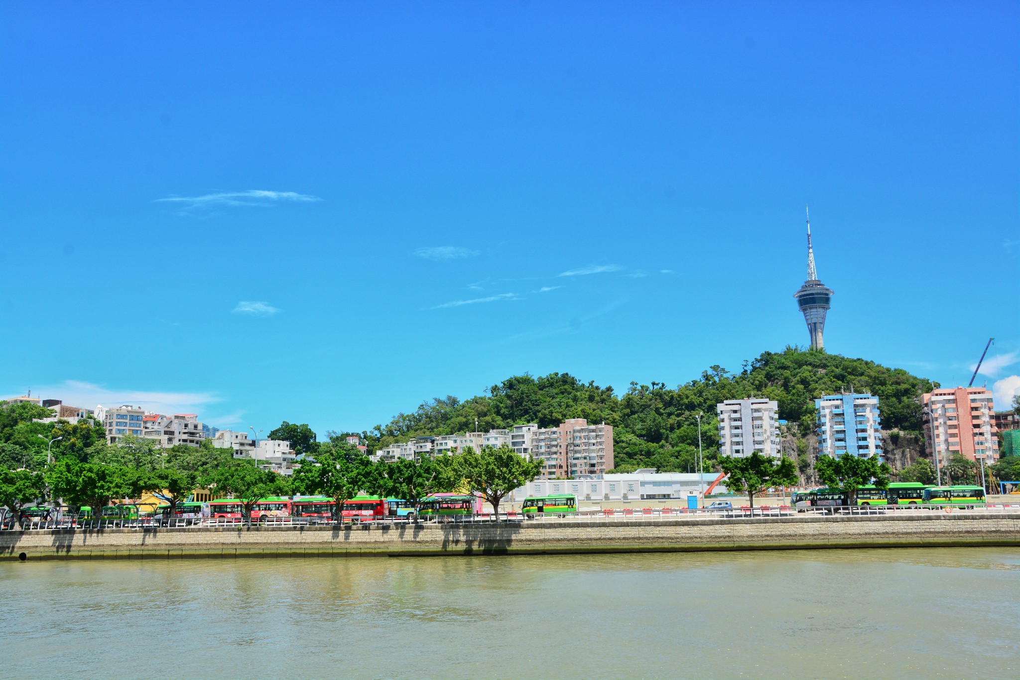 粤港澳大区经济总量第一城_闽粤第一城(3)