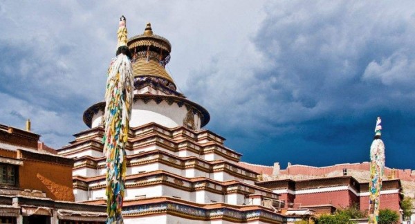 不登高山,不知天之高也--两个妹子的西北大