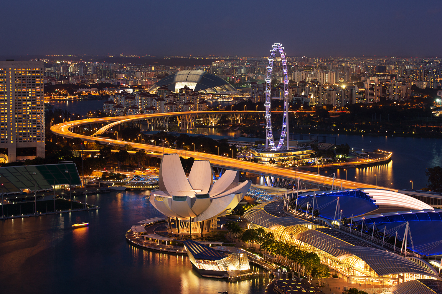 香港比新加坡繁华多了 新加坡和日本哪个发达