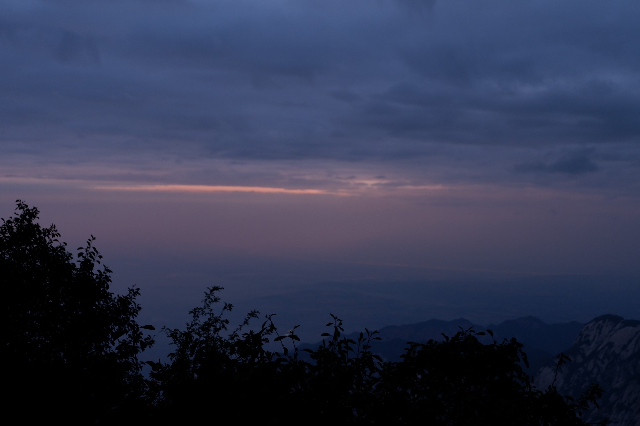 西峰总人口_华山西峰