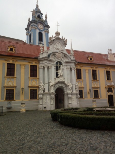 蓝色古堡是第几集 wKgBEFrIUFmAGxlrAAjo0NL40v422.jpeg?imageView2%2F2%2Fw%2F600%2Fh%2F600%2Fq%2F90