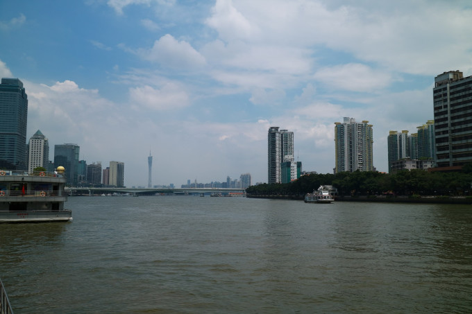 广州最美的风景真实图片 wKgBEFtYT52AO2phAAeE3if2rCE42.jpeg?imageView2%2F2%2Fw%2F680%2Fq%2F90%7CimageMogr2%2Fstrip%2Fquality%2F90