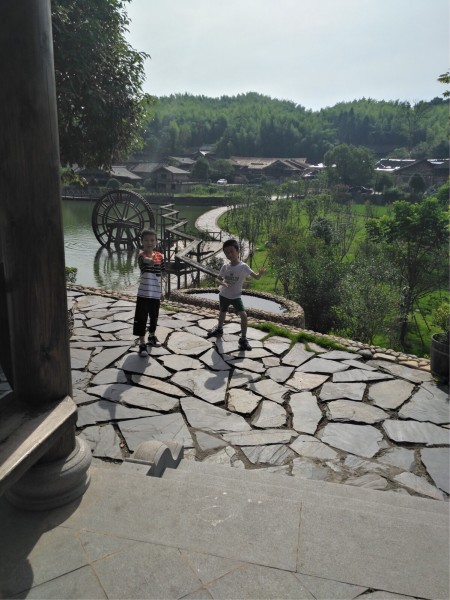 如何穿越回三年前 wKgBEFs7hmWAaa2IAAjhFlKcGLo78.jpeg?imageView2%2F2%2Fw%2F600%2Fh%2F600%2Fq%2F90