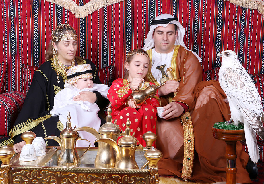 阿布扎比 阿联酋传统皇室服装体验 穿成土豪 拍出土豪