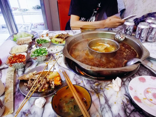 晚上吃火锅的人多吗 wKgBEFxYV0WAVwC0ABE3g65RF4Q92.jpeg?imageView2%2F2%2Fw%2F600%2Fh%2F600%2Fq%2F90