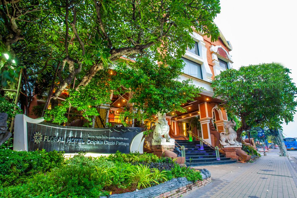 floral hotel 路 dolphin circle pattaya