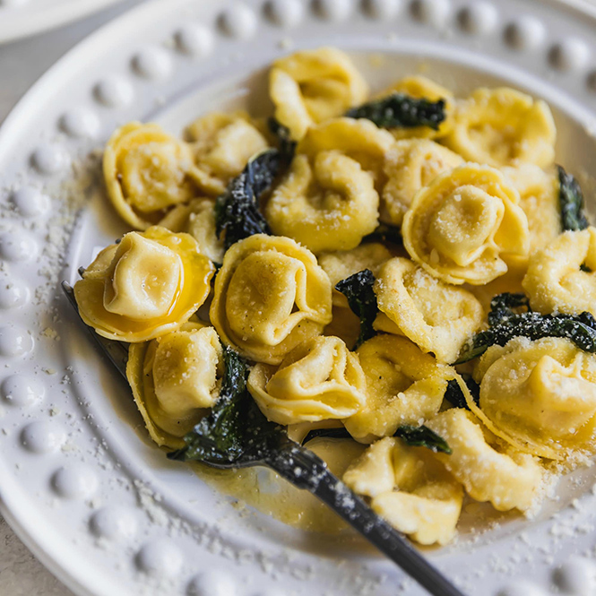 关于这种名为tortellini的意大利饺子,还有一个美丽的传说:早在十三