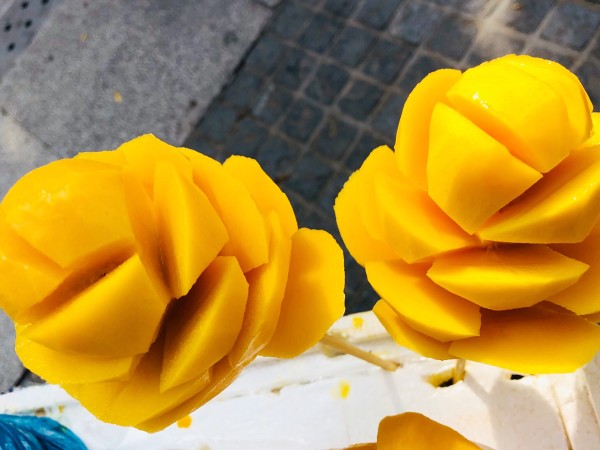 芒果怎么切成一条条 wKgED1wm7x2AWbalAAaIc2q5EXE00.jpeg?imageView2%2F2%2Fw%2F600%2Fh%2F600%2Fq%2F90