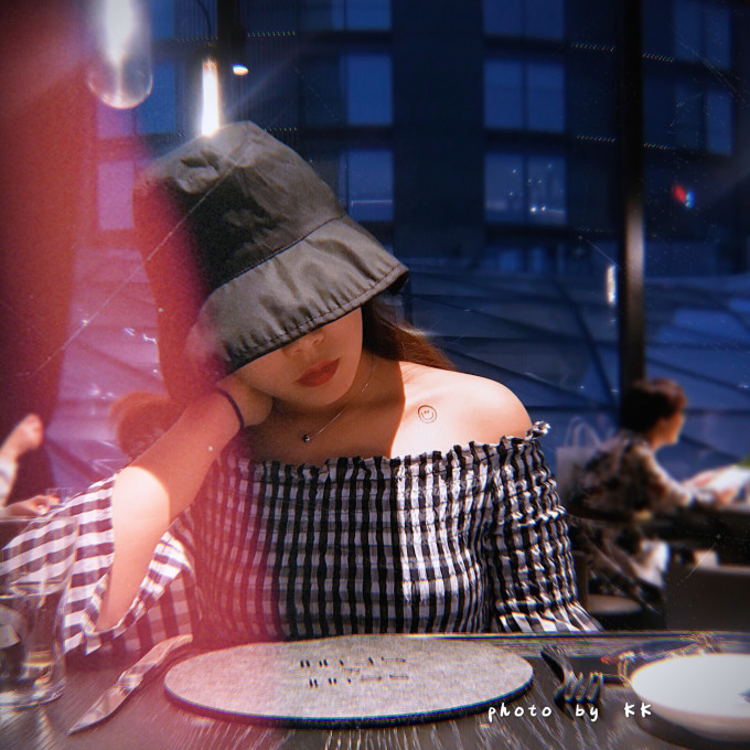 拍照如何拍出完整眼神 wKgEaVywQGOALHS3AC1mQ3Rqvd447.jpeg?imageView2%2F2%2Fw%2F680%2Fq%2F90%7CimageMogr2%2Fstrip%2Fquality%2F90