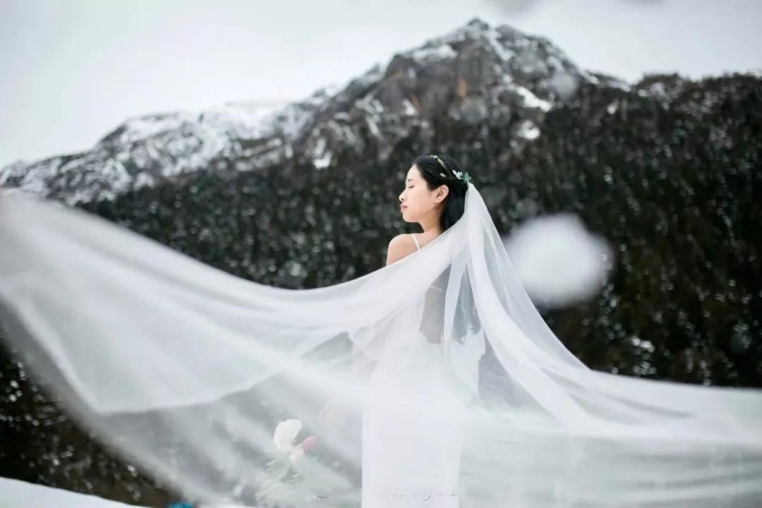 滑雪婚纱照_滑雪图片卡通(3)