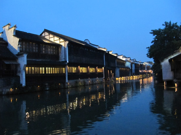 乌镇人均消费_乌镇图片风景图片(2)