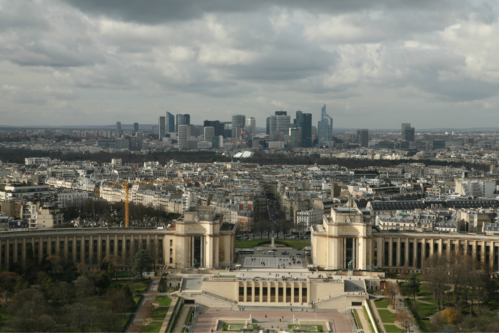 拉德芳斯新区---巴黎的老树新芽