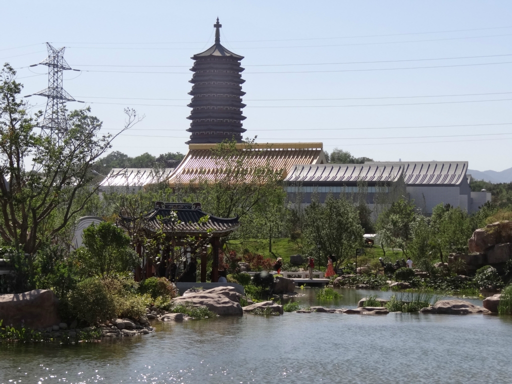 北京)國際園林博覽會,其標誌性建築無疑就是在園子北端高聳的永定塔了