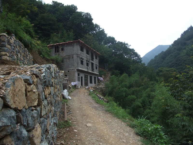 改变了山里人的生活黄茅培村14点46到达黄茅培村路上很多地方垃圾片地