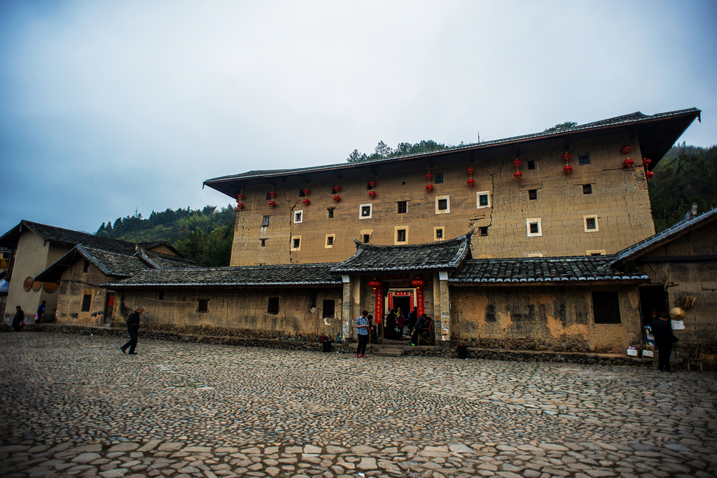 南靖县有多少人口_福建南靖这座土楼太神奇 十八个门三口水井,曾有四百多人