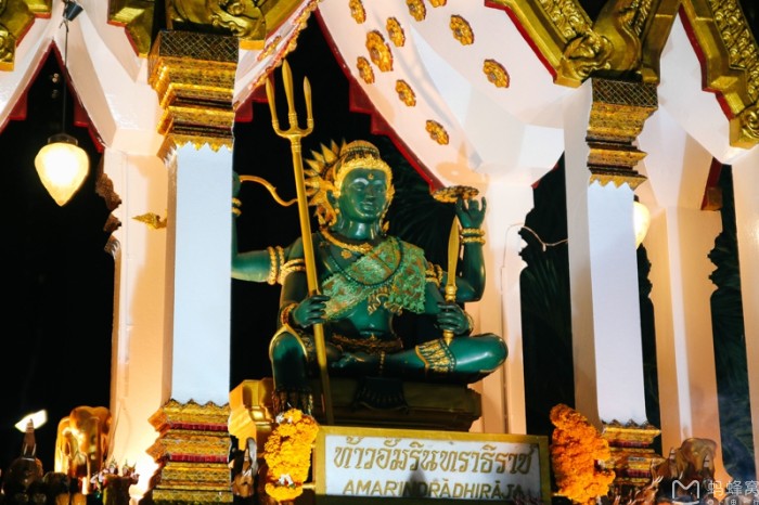 第四尊神像是因陀罗神indra ,又名帝释天.