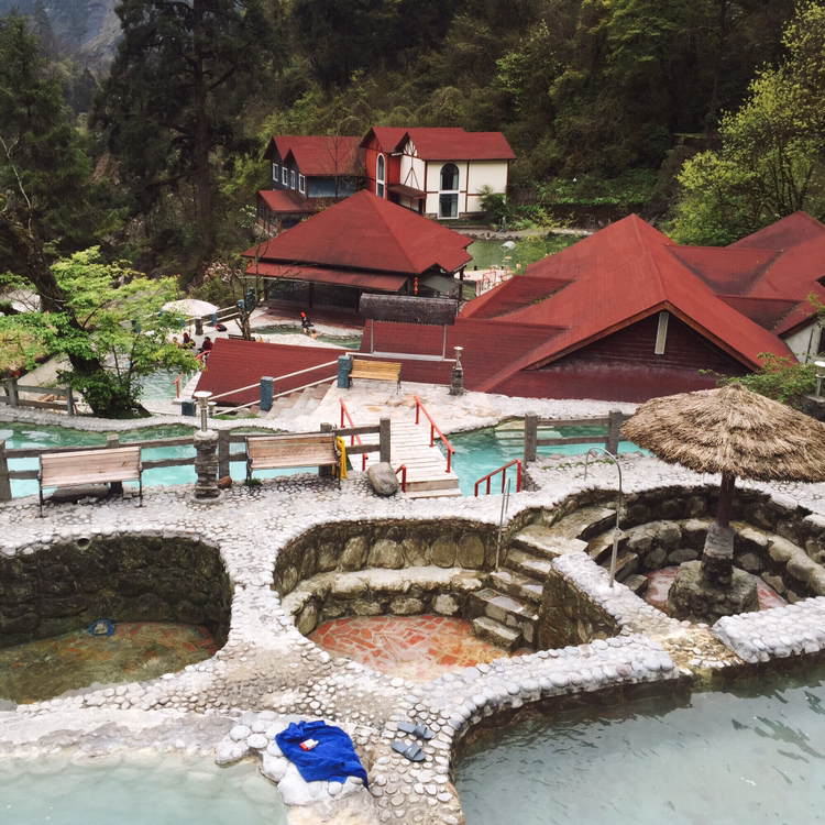 关于海螺沟冰川温泉度假村二号营地