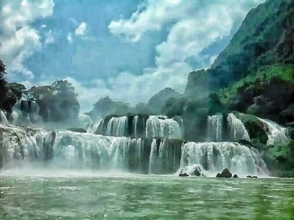 跨国瀑布德天瀑布位置 wKgBs1hIraOAUO21AATjy6u5jPs78.jpeg?imageView2%2F2%2Fw%2F600%2Fh%2F600%2Fq%2F90